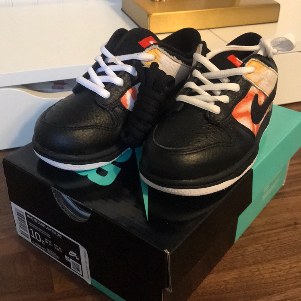Nike SB dunk low QS rayguns